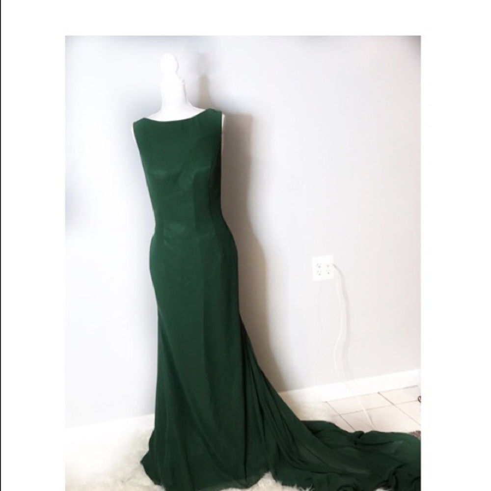 NWOT Green Prom Sheer Back Long Gown with Train - Picture 1 of 8